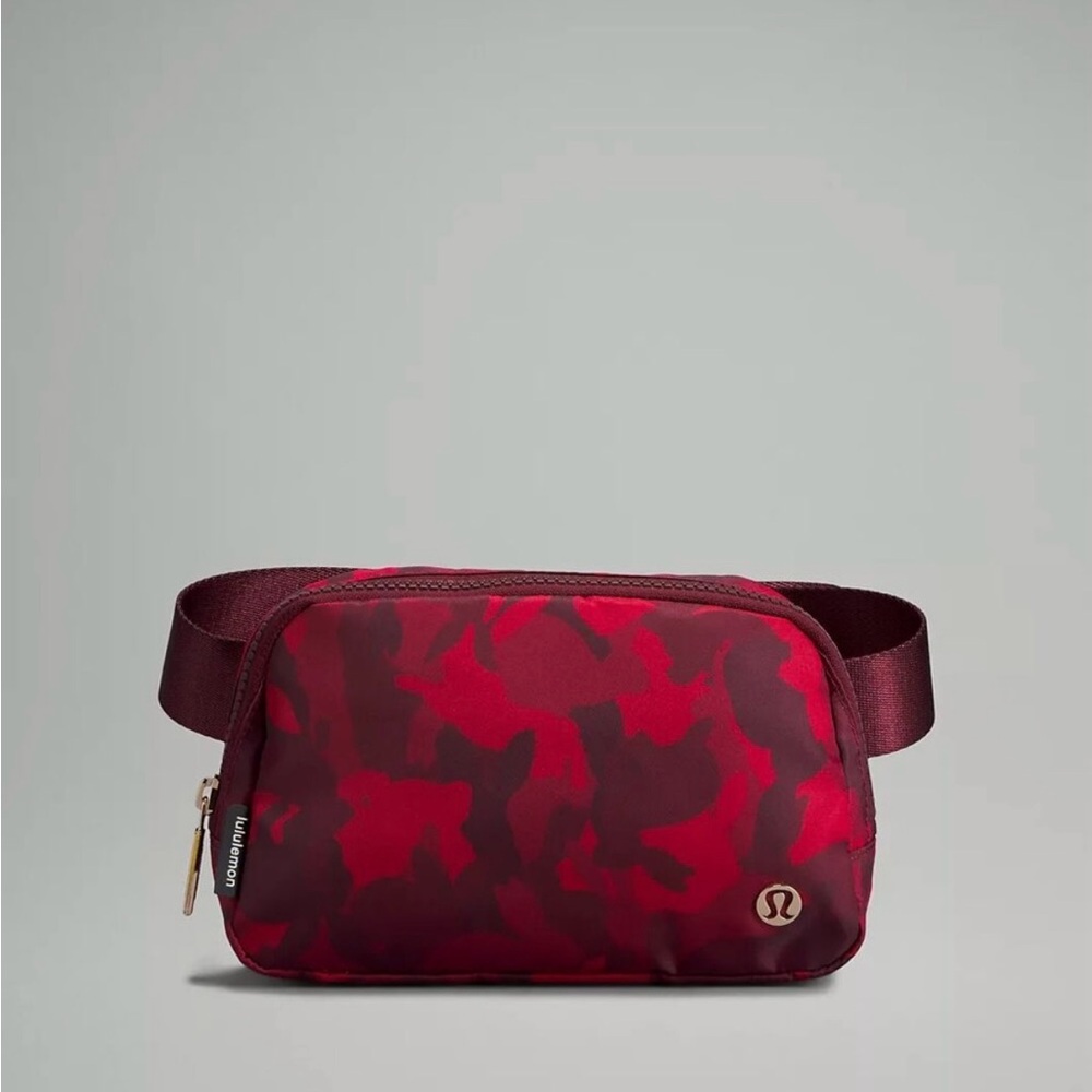 BRAND NEW lululemon everywhere belt bag Lunar Year of the Rabbit 2022 exclusive